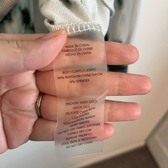 NWT Sage Collective Green Tie Dye Long Sleeve Lightweight Sweater - Picture 6 of 7